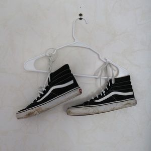 Black Vans Sk8-Hi Shoes